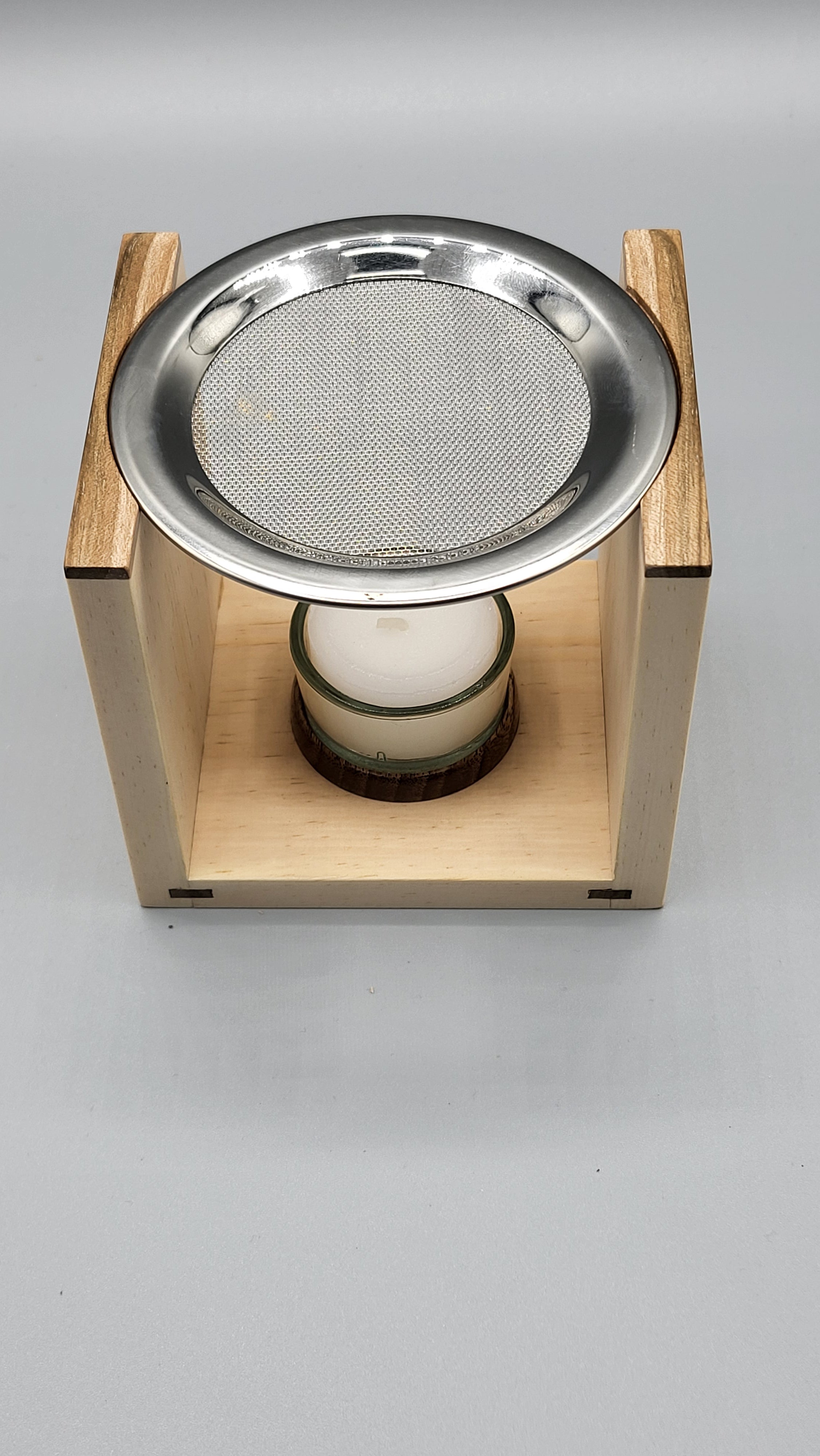 Zirbenholz, Räuchergefäß, hangefertigt aus unserer Manufaktur, jedes Teil ein Unikat, Einzigartig und wohlduftend, zum Räuchern auf Sieb