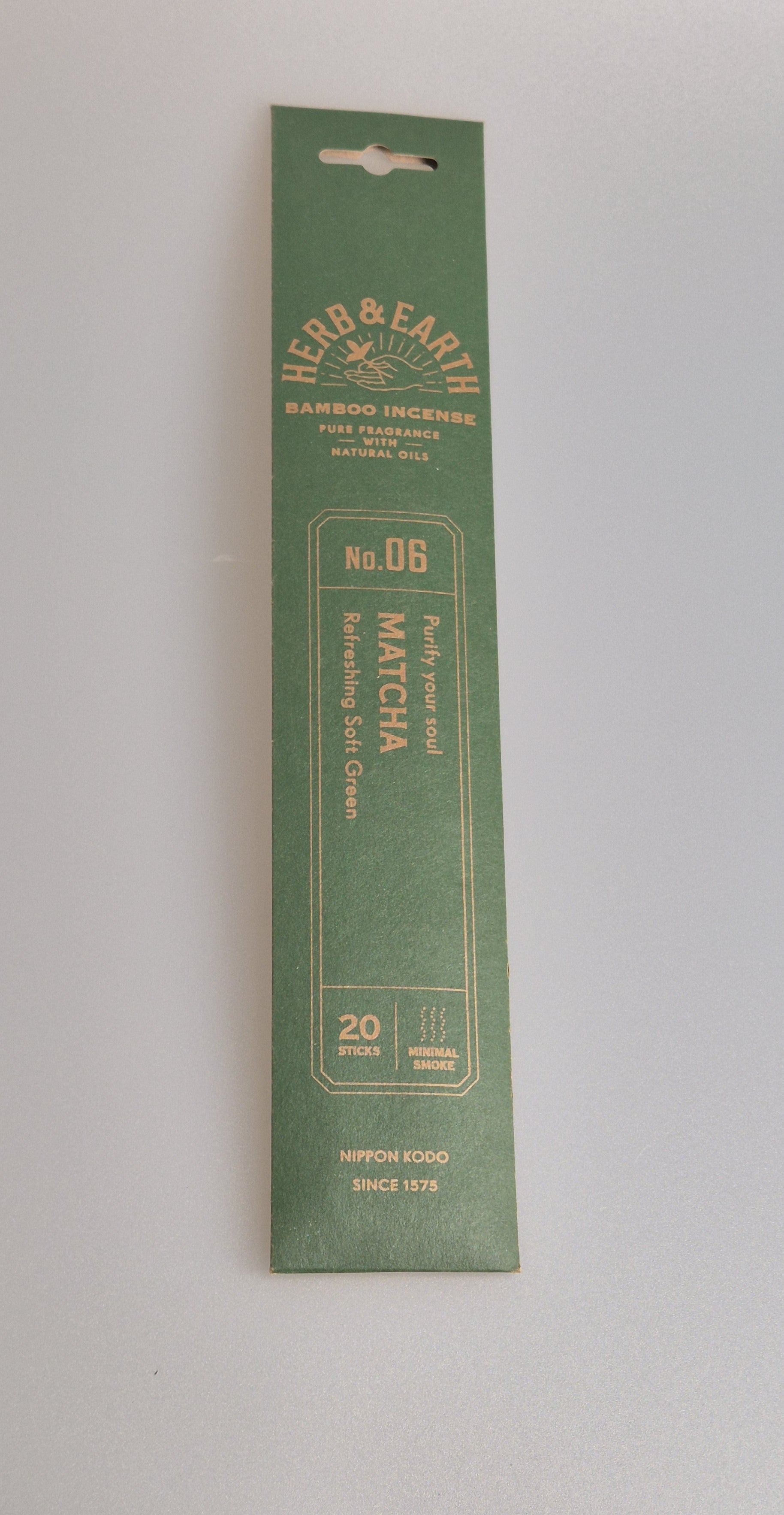 Japanische Räucherstäbchen aus Matcha