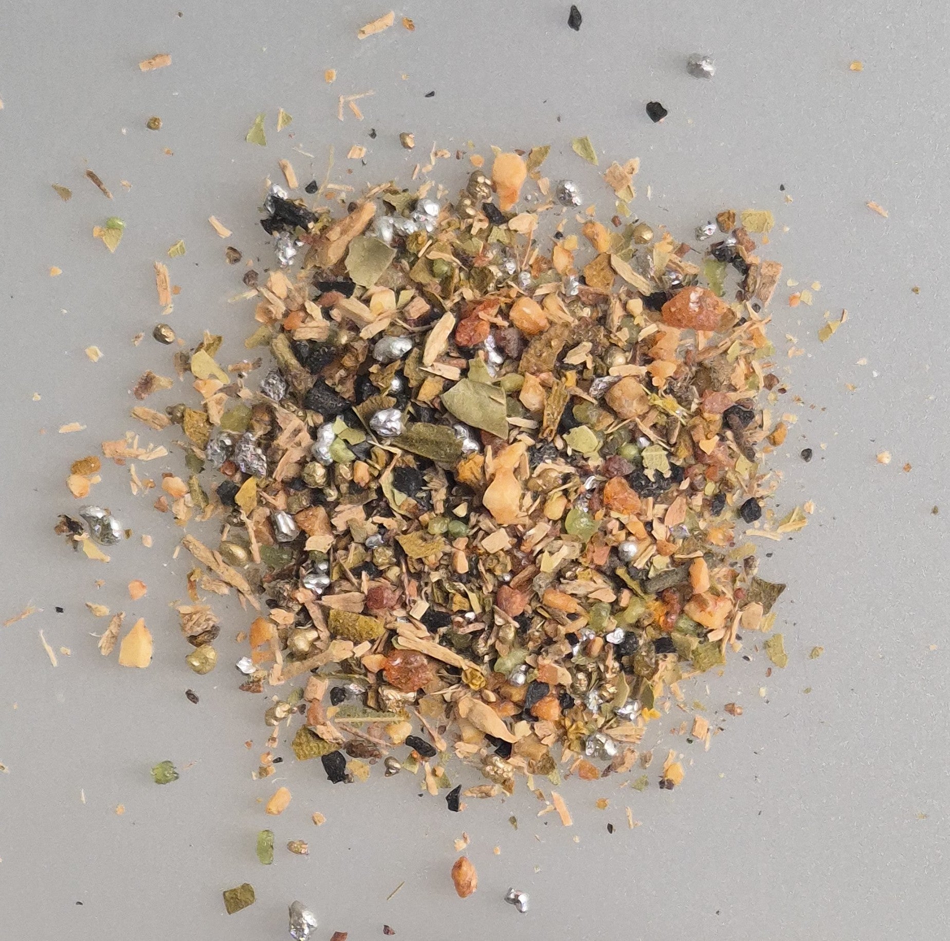 Räuchermischung aus Benzoe Sumatra, Farbweihrauch, Myrrhe, Styrax, Sandelholz, Mistelkraut, Zimt, Zedernholz, Lorbeer - MA-FUMO