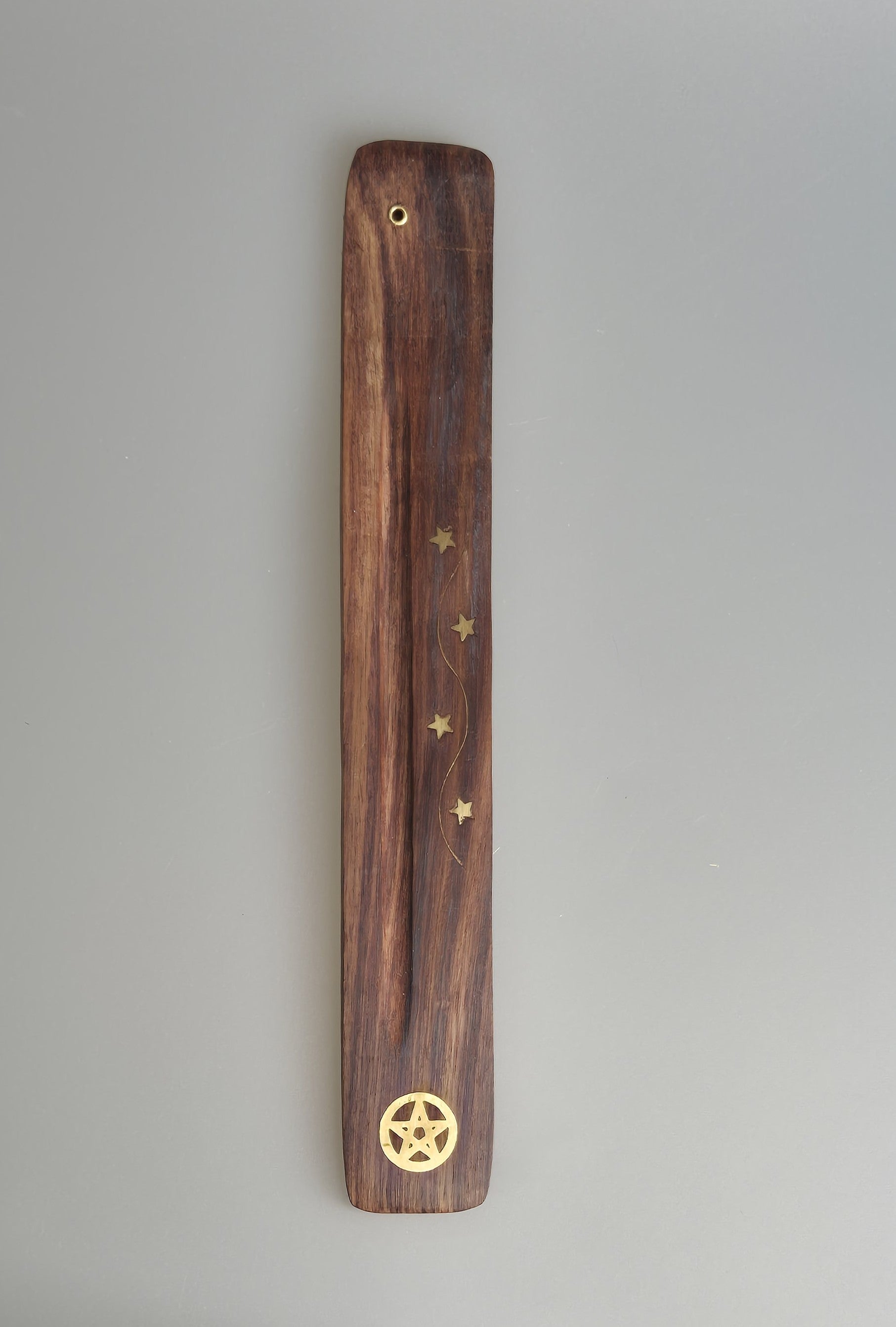 Räucherstäbchen aus Holz, verschiedene Designs für jeweils ein Stäbchen. Im Shop von Ma-Fumo zu bestellen