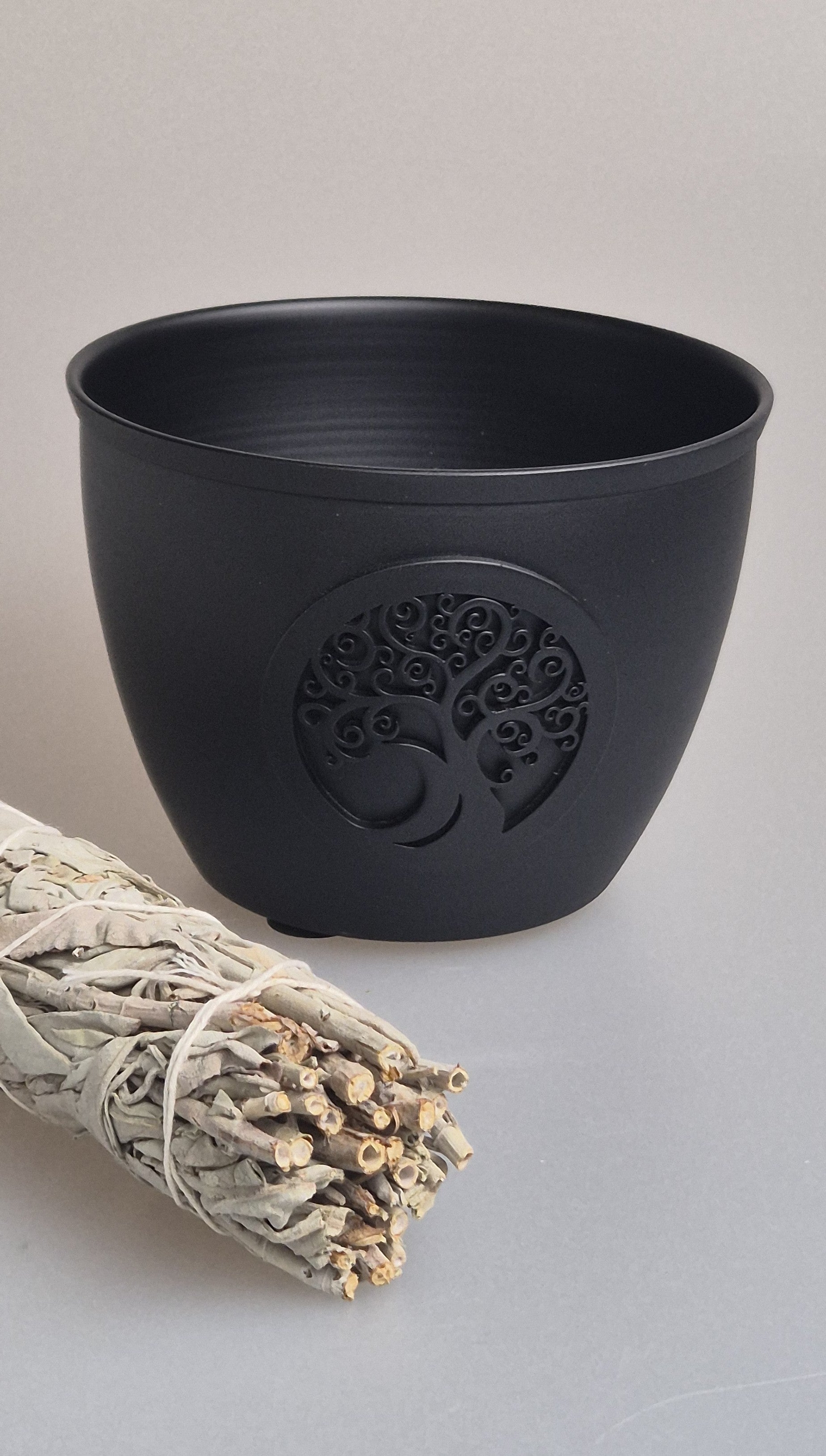 Smudge Bowl aus Eisen - praktischer Halter für unseren XXL White Sage Smudge. Mit Symbolik Blume des Lebens