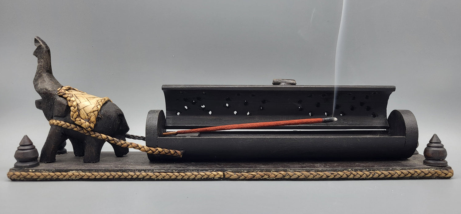 Räucherstäbchen bei Mafumo, Japanische Räucherstäbchen, von Hand gerollte natürliche Räucherstäbchen aus dem Jemen im Ma-Fumo Shop zu bestellen
