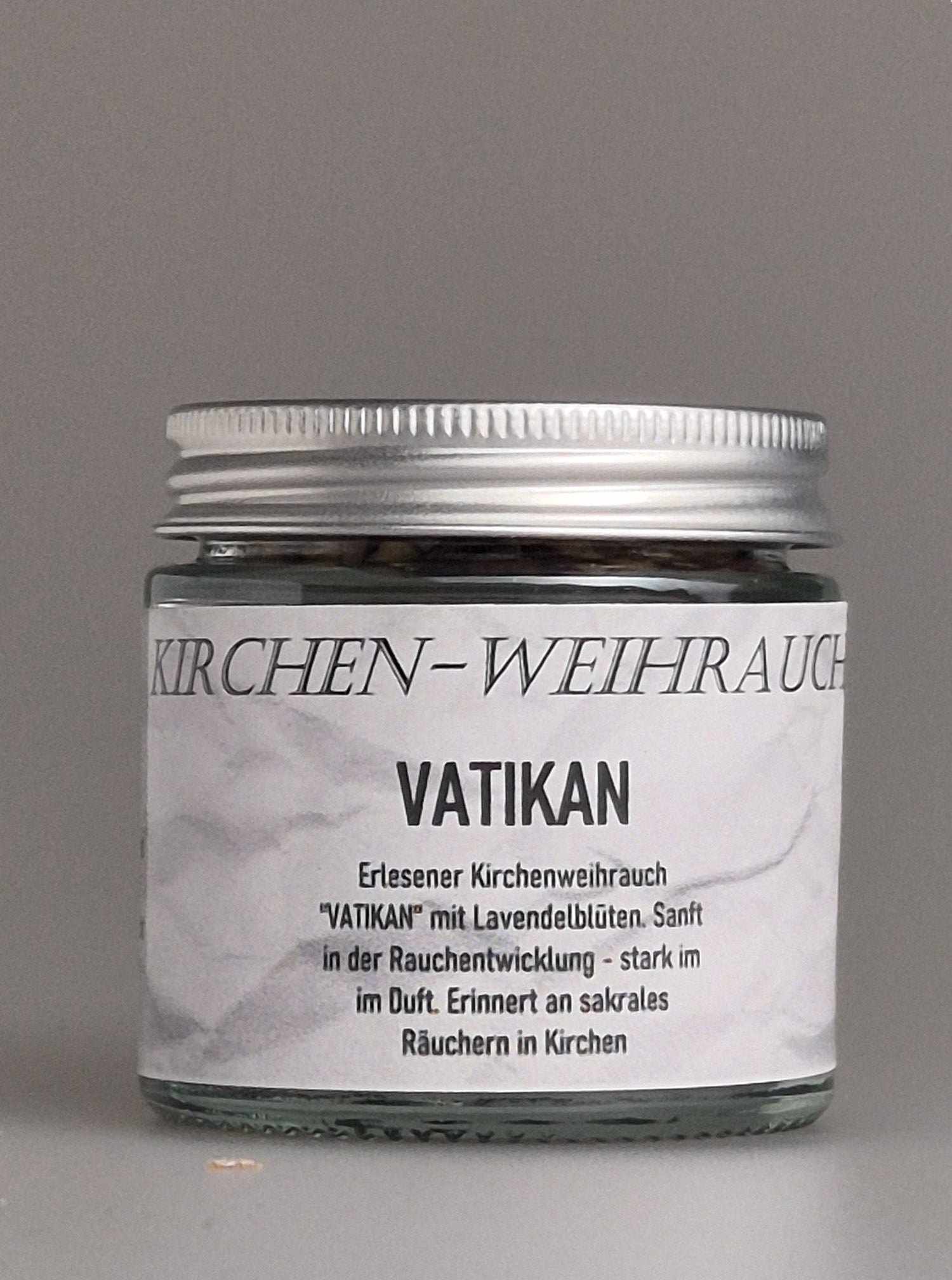 Räucherwerk, Erlesener Kirchen-Weihrauch mit Lavendelblüten, würzig starker Rauch, sanft im Duft mit sakraler Note, zur Reinigung. Online bei MA-FUMO, der Räuchermanufaktur