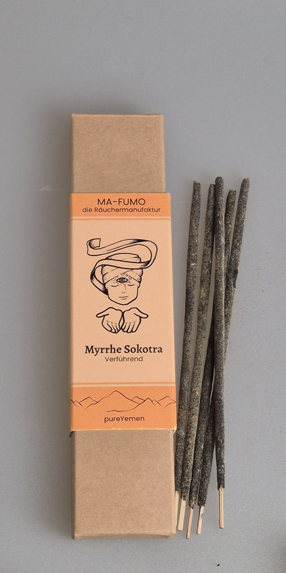 von Hand gerollte Räucherstäbchen aus dem Jemen.  Ohne Zusätze, ohne Chemie - 100% natürliche Rohstoffe. Zu bestellen im Ma-Fumo Shop.