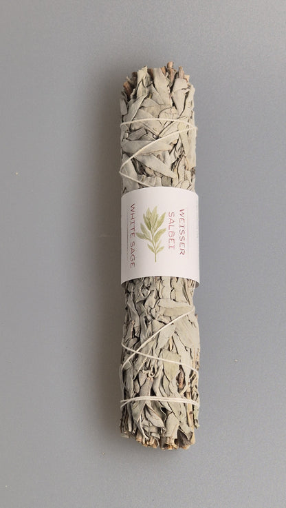 Smudge Weißer Salbei, Räucherbündel groß, 22-25cm lang. Der Weiße Salbei (White Sage) stammt aus Mexico und den USA. Kontrollierte Einfuhr!