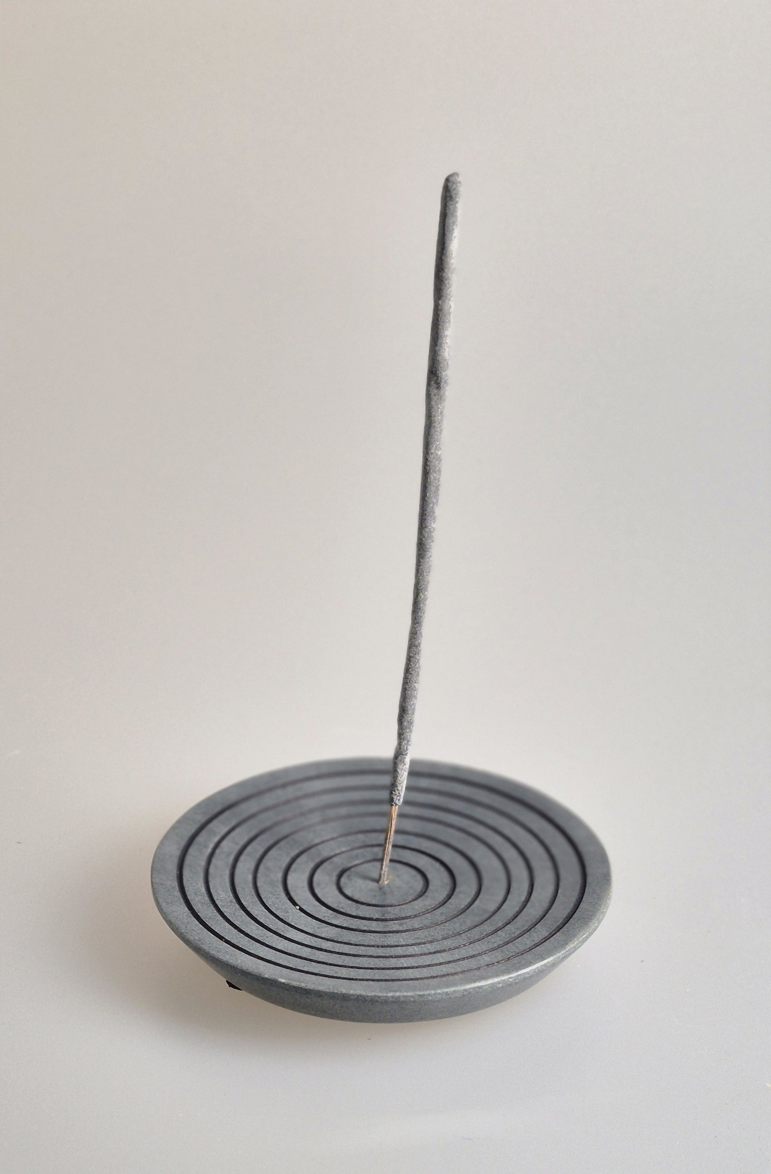 Stäbchenhalter aus Speckstein für ein Stäbchen. Circle Design. Durchesser ca. 10cm