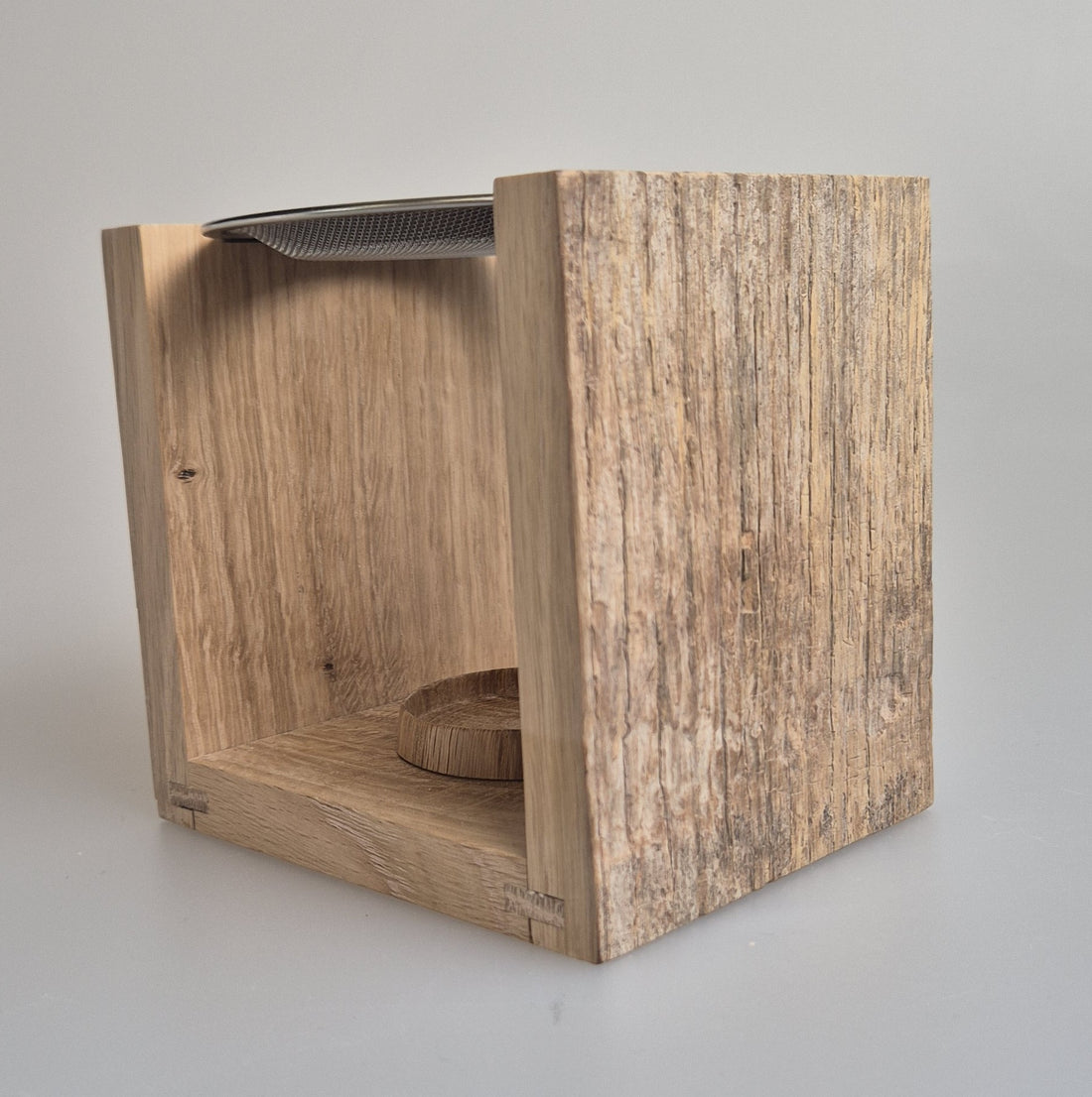 von Hand gefertigtes Räuchergefäß aus 100% Eichenholz mit Edelstahlsieb, d=10cm