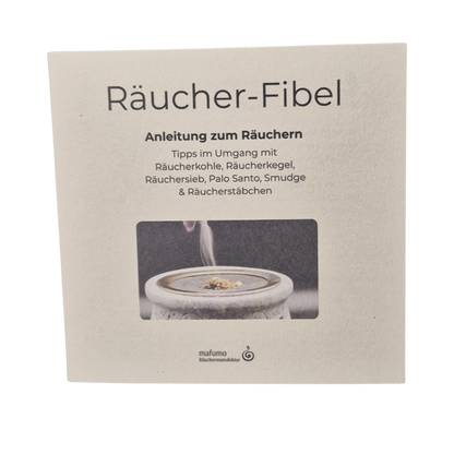 Cover der MAFUMO Räucher-Fibel – Anleitung zum Räuchern mit Kohle, Sieb, Smudge, Palo Santo und Räucherstäbchen, 10×10‑cm Fibel.