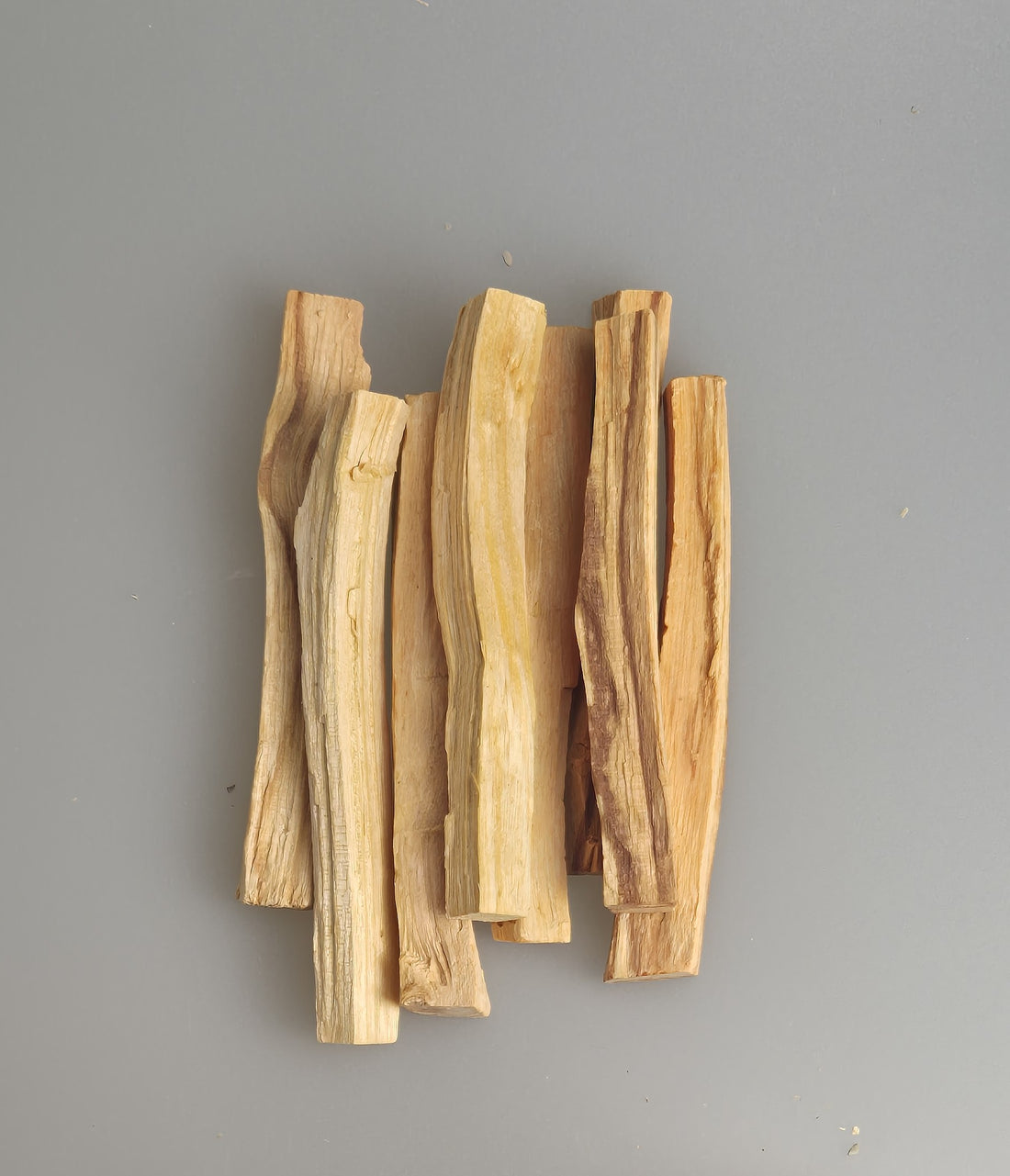 Zertifiziertes Palo Santo Räucherholz, 6-8 Sticks mit ca. 10-12 cm Länge
