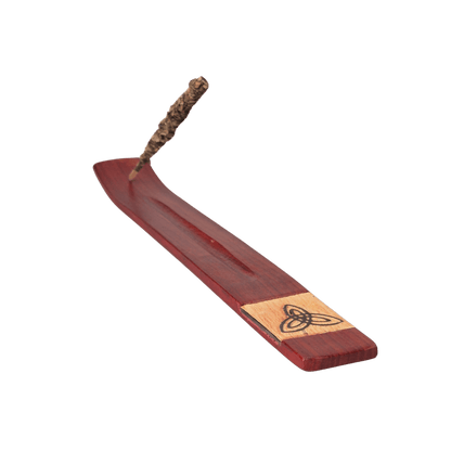 Stäbchenhalter, Räucherstäbchenhalter, Material Holz, Meditation, Kelten, keltisches Design, im Bild mit Räucherstäbchen