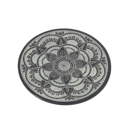 Räucherstäbchenhalter Mandala groß aus Speckstein handgraviert ø 13 cm – MAFUMO
