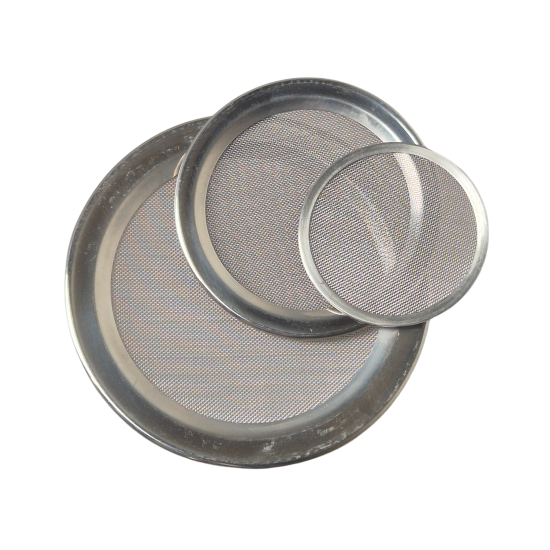 Edelstahl Räuchersieb (rostfrei) als Ersatz-Sieb. robust und langlebig, im Bild verschiedene Siebgrößen zu sehen